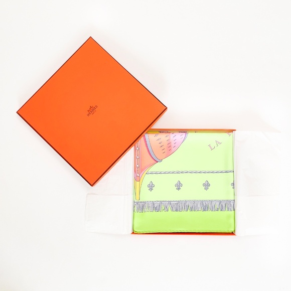 NWOT Hermes Scarf "Vue du Carrosse de la Galère -La Réale" 2 - Picture 2 of 8